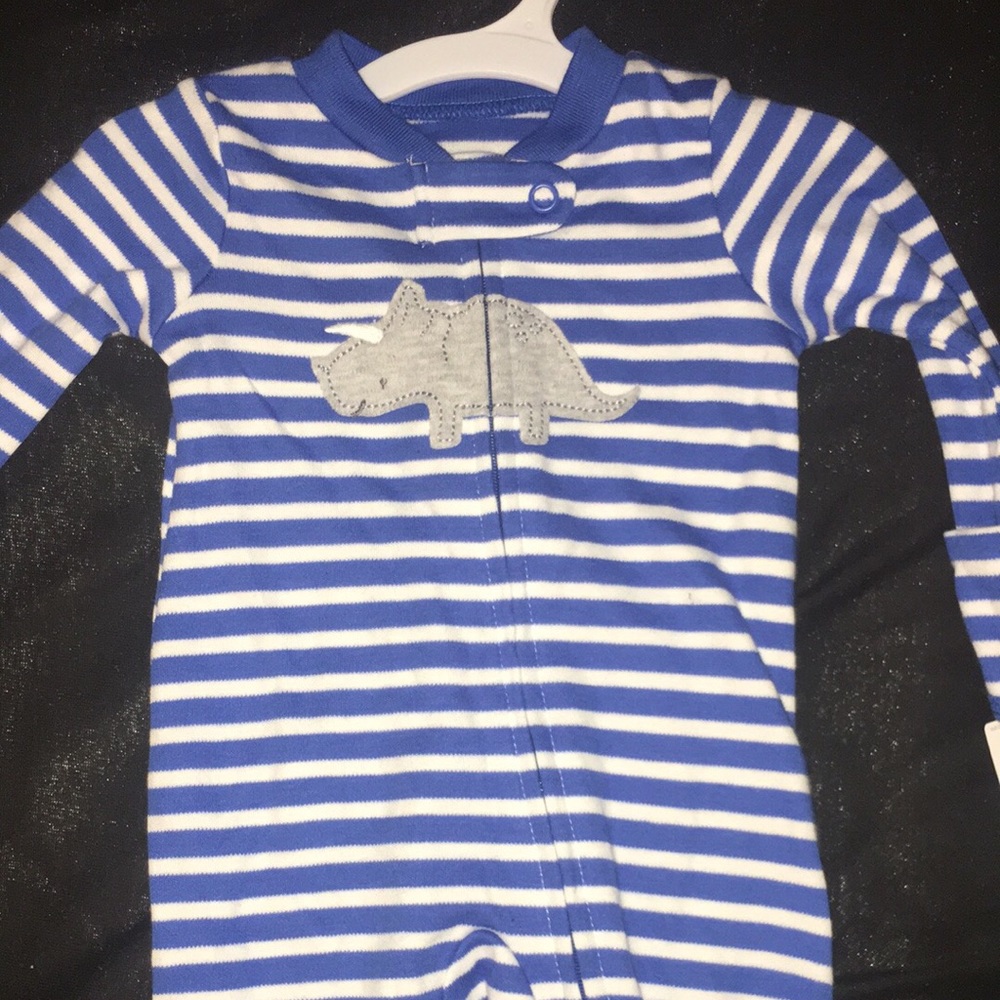 From Newborn - 3mos. Boy Footies (Carter’s) 💚💙💛